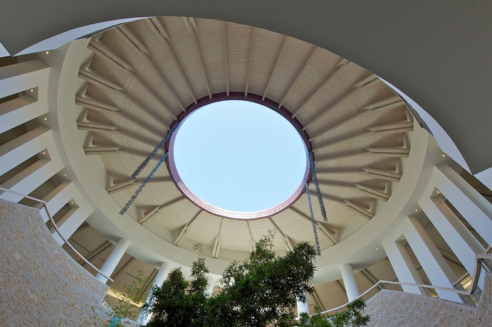 Imagen de los interiores del Hotel Capovaticano Resort Thalasso Spa. Foto 5