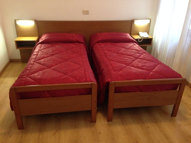 Imagen de la habitación del Hotel Caprera. Foto 3