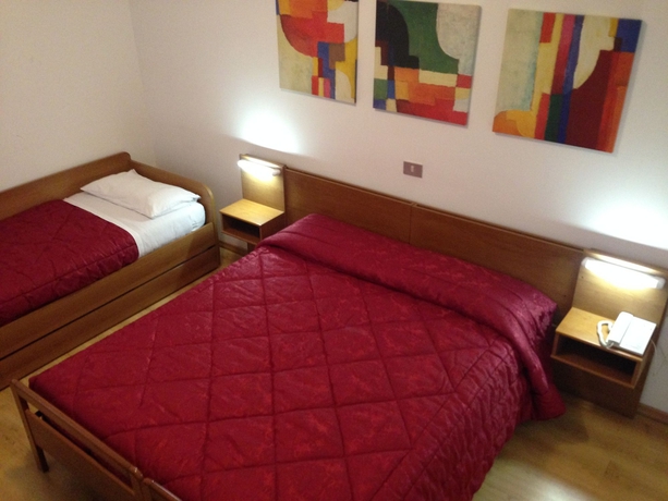 Imagen de la habitación del Hotel Caprera. Foto 7