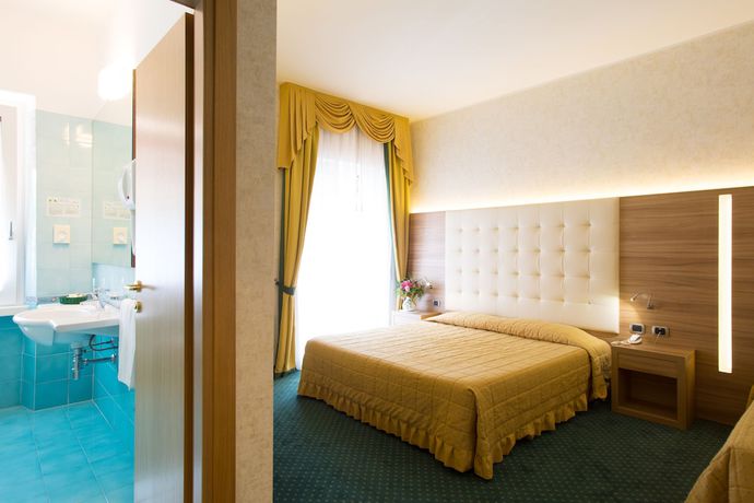 Imagen de la habitación del Hotel Capri, Bardolino. Foto 4