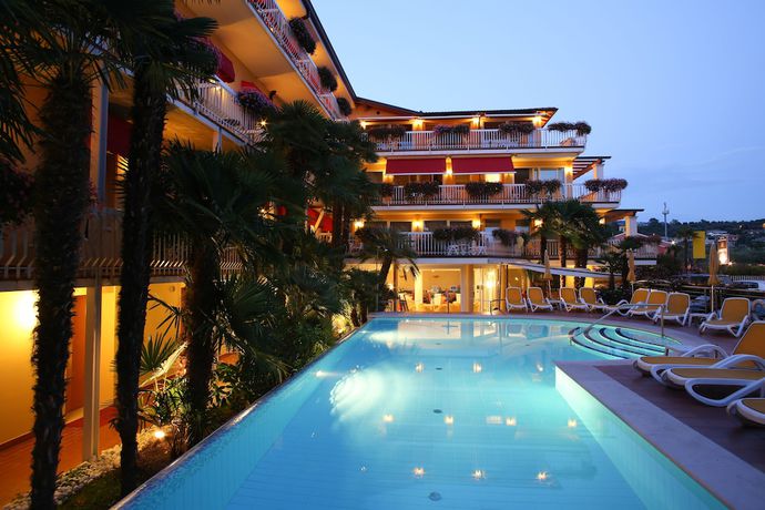 Imagen general del Hotel Capri, Bardolino. Foto 1