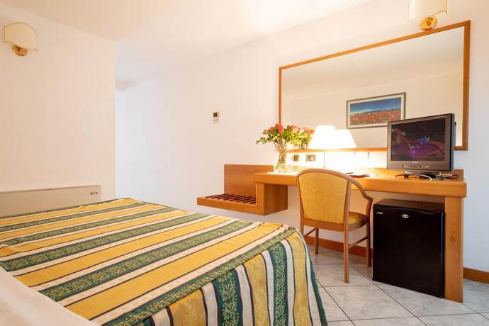 Imagen de la habitación del Hotel Capri, Bardolino. Foto 5