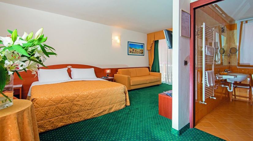 Imagen de la habitación del Hotel Capri, Bardolino. Foto 8