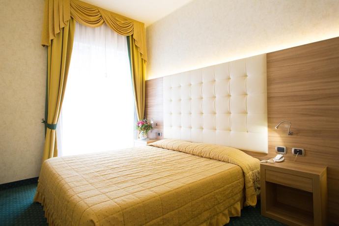 Imagen de la habitación del Hotel Capri, Bardolino. Foto 15