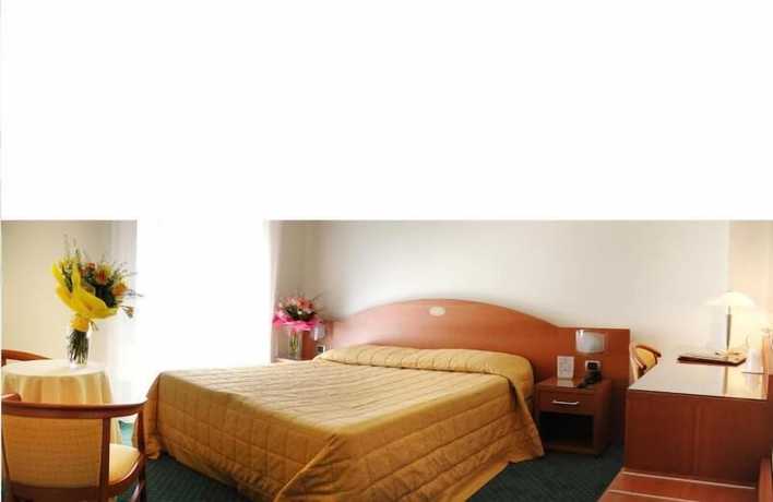 Imagen de la habitación del Hotel Capri, Bardolino. Foto 18