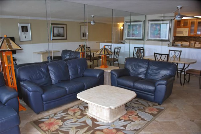 Imagen de la habitación del Hotel Capri Beach Accommodations. Foto 20