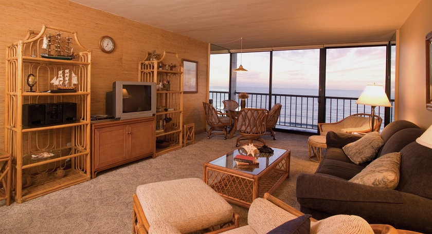 Imagen de los interiores del Hotel Capri By The Sea By All Seasons Resort Lodging. Foto 11