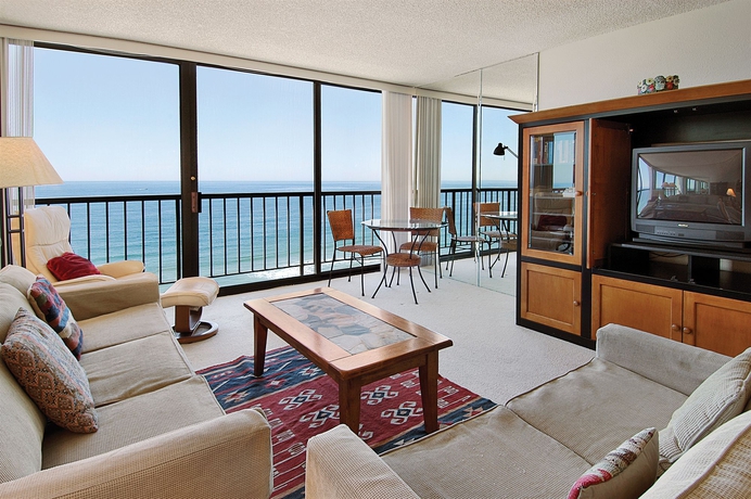 Imagen de los interiores del Hotel Capri By The Sea By All Seasons Resort Lodging. Foto 12