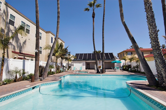Imagen de la piscina del Hotel Capri By The Sea By All Seasons Resort Lodging. Foto 16