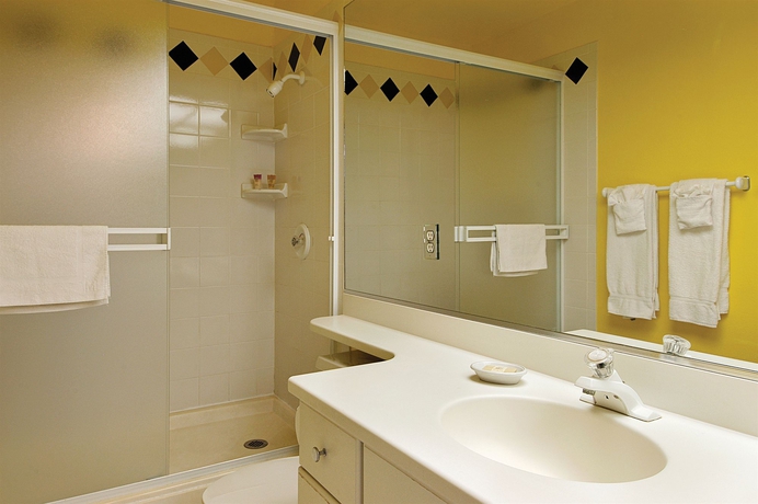 Imagen de la habitación del Hotel Capri By The Sea By All Seasons Resort Lodging. Foto 6