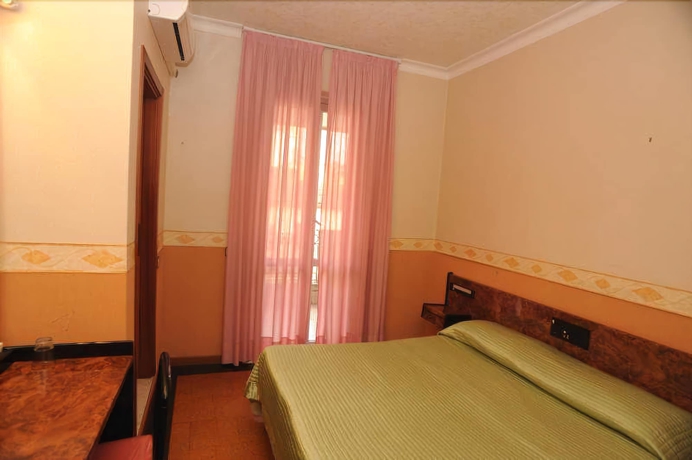 Imagen de la habitación del Hotel Capri, Castro Pretorio. Foto 17