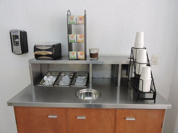 Imagen del bar/restaurante del Hotel Capri De León México. Foto 5