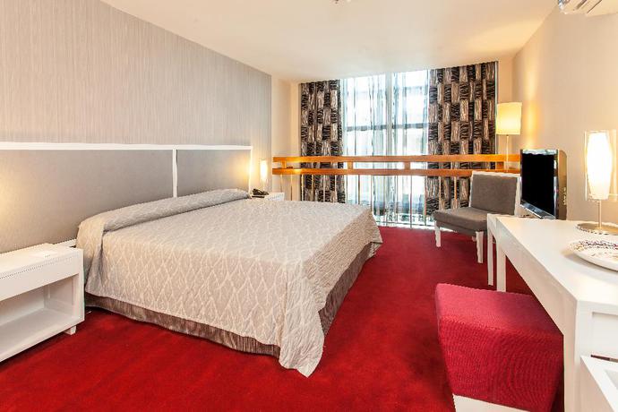 Imagen de la habitación del Hotel Capri La Habana. Foto 12