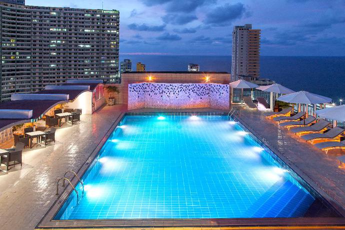 Imagen de la piscina del Hotel Capri La Habana. Foto 20