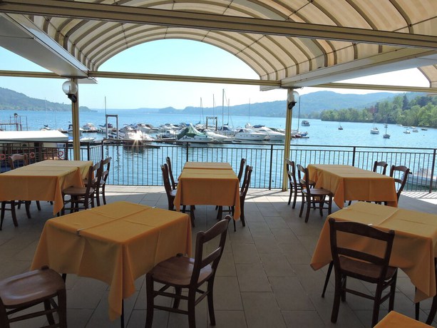 Imagen de los exteriores del Hotel Capri, Lesa. Foto 12