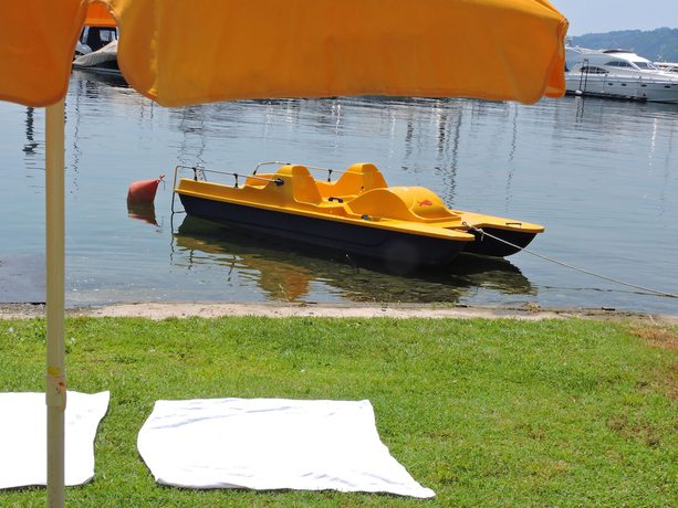 Imagen de los exteriores del Hotel Capri, Lesa. Foto 15