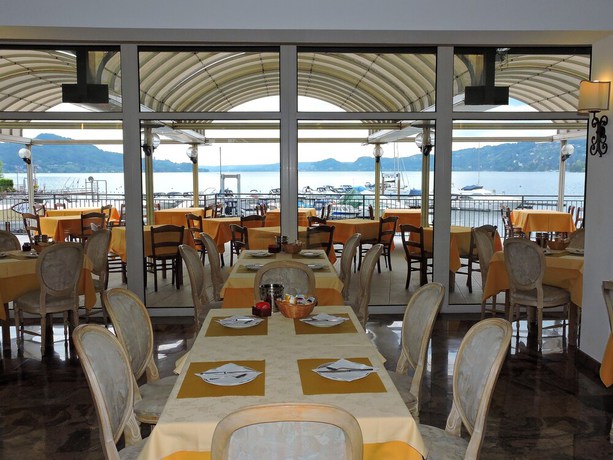 Imagen de los interiores del Hotel Capri, Lesa. Foto 18
