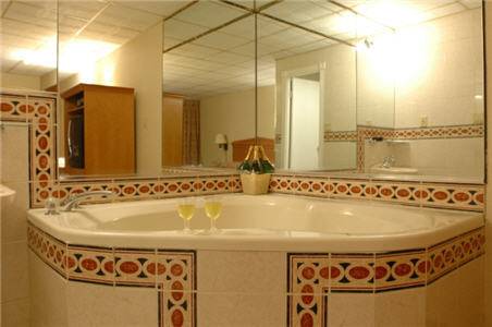 Imagen de la habitación del Hotel Capri Lynbrook Motor Inn. Foto 7
