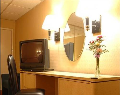 Imagen de la habitación del Hotel Capri Lynbrook Motor Inn. Foto 9