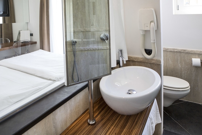 Imagen de la habitación del Hotel Capri, Malcesine. Foto 10