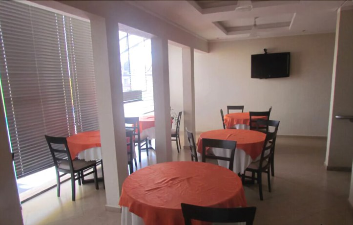 Imagen del bar/restaurante del Hotel Capri, Medianeira. Foto 3