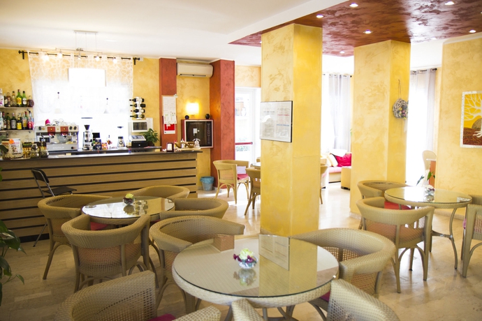 Imagen de los interiores del Hotel Capri, Pietra Ligure. Foto 10
