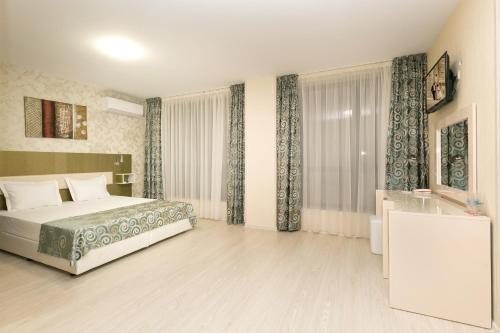 Imagen general del Hotel Capri, Plovdiv. Foto 10