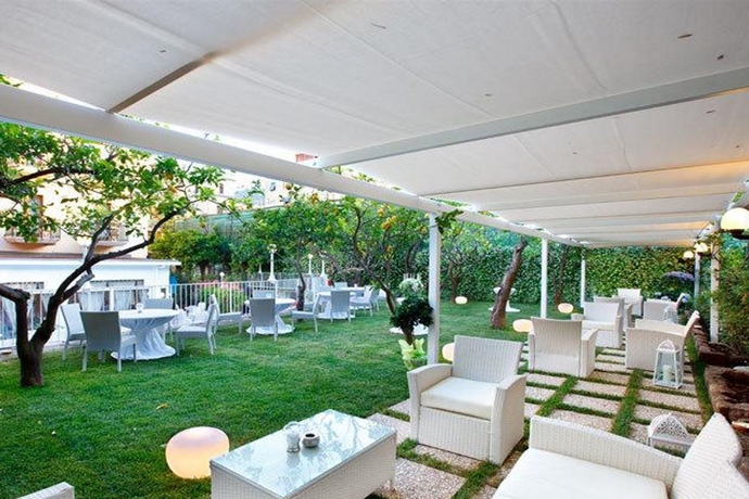 Imagen general del Hotel Capri, Sorrento. Foto 2