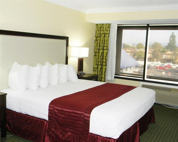 Imagen de la habitación del Hotel Capri Suites Anaheim. Foto 2