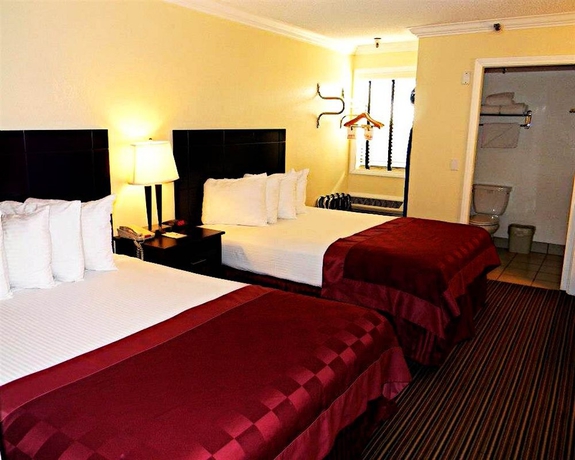 Imagen de la habitación del Hotel Capri Suites Anaheim. Foto 3