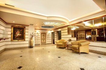 Imagen de los interiores del Hotel Capri Suites. Foto 11