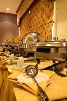 Imagen del bar/restaurante del Hotel Capri Suites. Foto 3