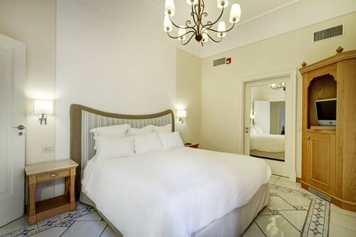 Imagen de la habitación del Hotel Capri Tiberio Palace. Foto 9
