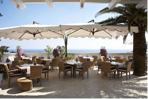 Imagen de los exteriores del Hotel Capri Tiberio Palace. Foto 12