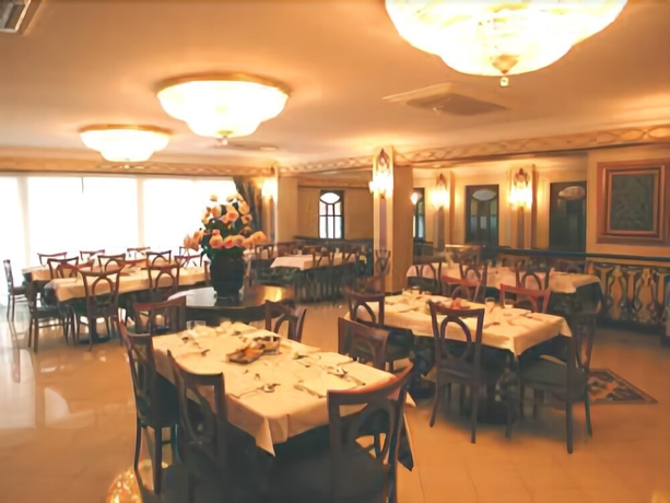 Imagen del bar/restaurante del Hotel Capri & Residence. Foto 3