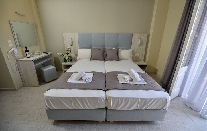 Imagen de la habitación del Hotel Capriccio Studios. Foto 9