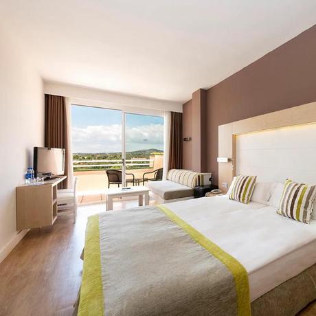 Imagen de la habitación del Hotel Caprice Sa Coma Park. Foto 2