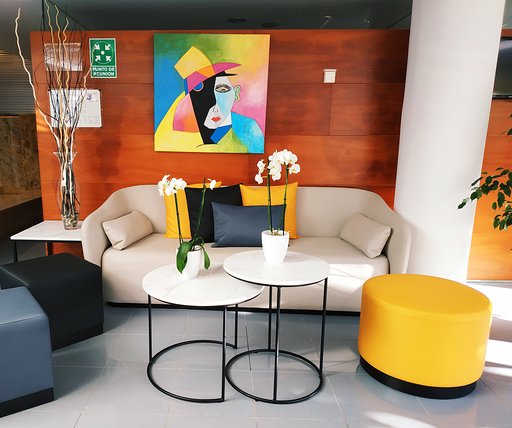 Imagen de los interiores del Hotel Capricho. Foto 7