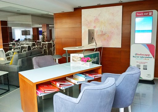 Imagen de los interiores del Hotel Capricho. Foto 10