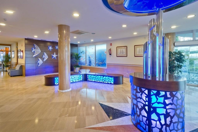 Imagen general del Hotel Caprici Beach Hotel and Spa. Foto 2