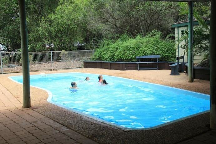Imagen general del Hotel Capricorn Caves - Caravan Park. Foto 8