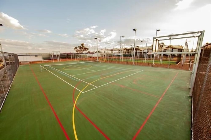 Imagen general del Hotel Capricorn Village, Newman. Foto 5