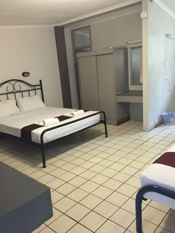 Imagen de la habitación del Hotel Capricornia Motel. Foto 20