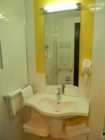 Imagen de la habitación del Hotel Caprioara. Foto 4