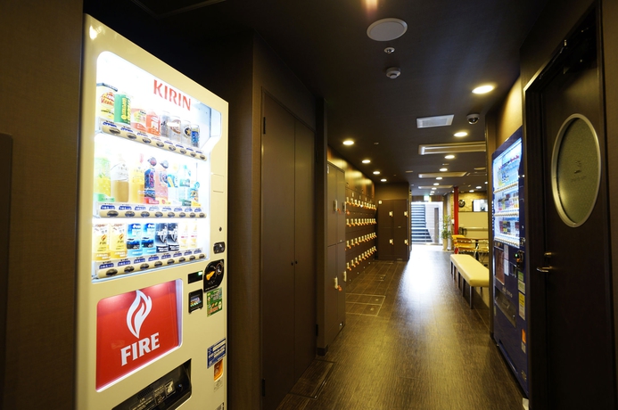 Imagen de los interiores del Hotel Capsule B&S Eco Cube Shinsaibashi. Foto 16