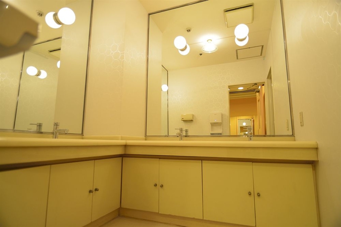 Imagen de la habitación del Hotel Capsule B&S Eco Cube Shinsaibashi. Foto 12