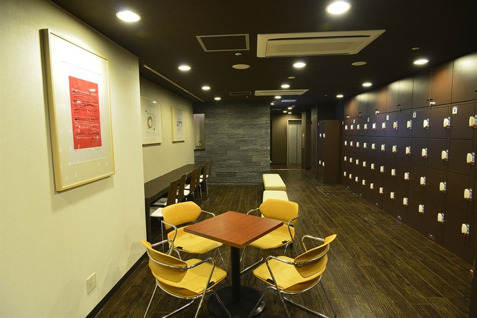 Imagen del bar/restaurante del Hotel Capsule B&S Eco Cube Shinsaibashi. Foto 10