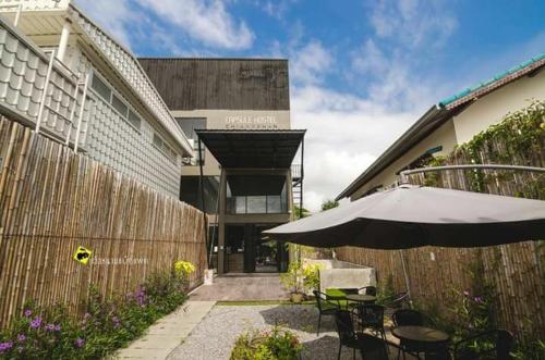 Imagen general del Hotel Capsule Hostel Chiangkhan. Foto 3