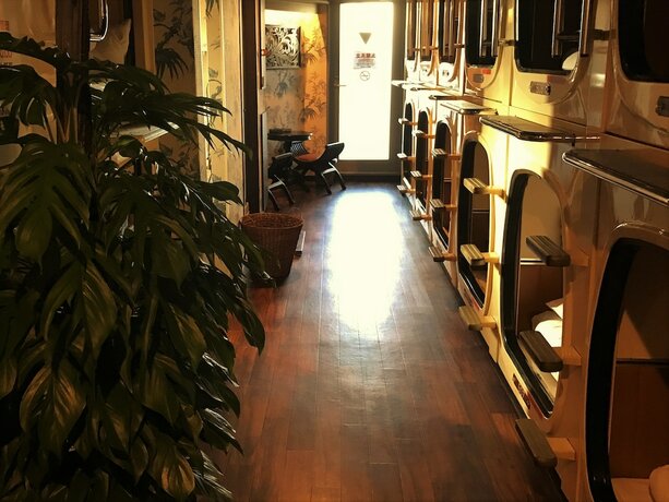 Imagen general del Hotel Capsule Inn Shimbashi - Men Only. Foto 4