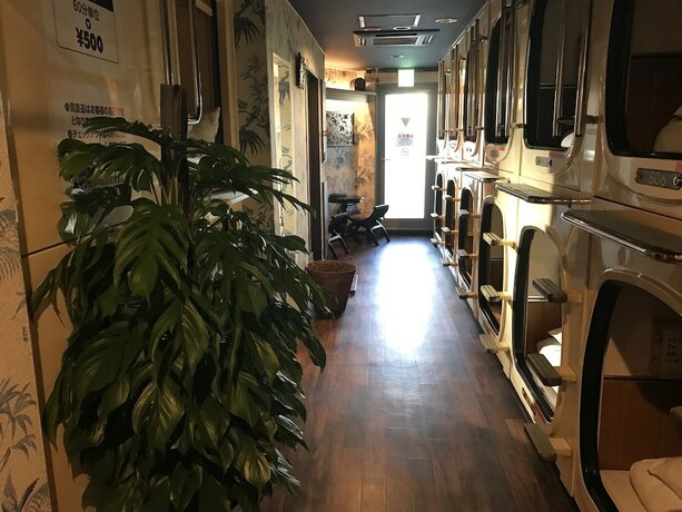 Imagen general del Hotel Capsule Inn Shimbashi - Men Only. Foto 7